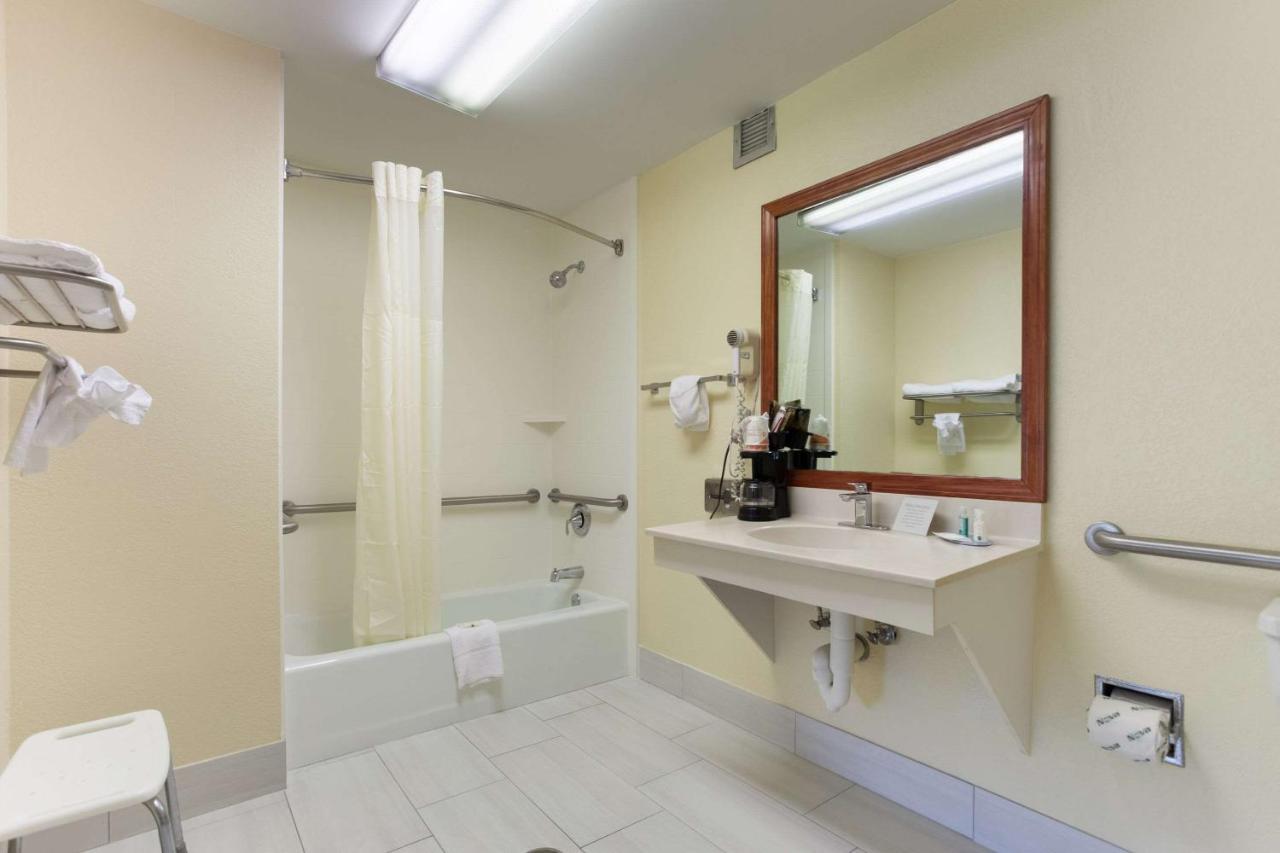 Quality Inn St George I-95 St. George Exteriör bild